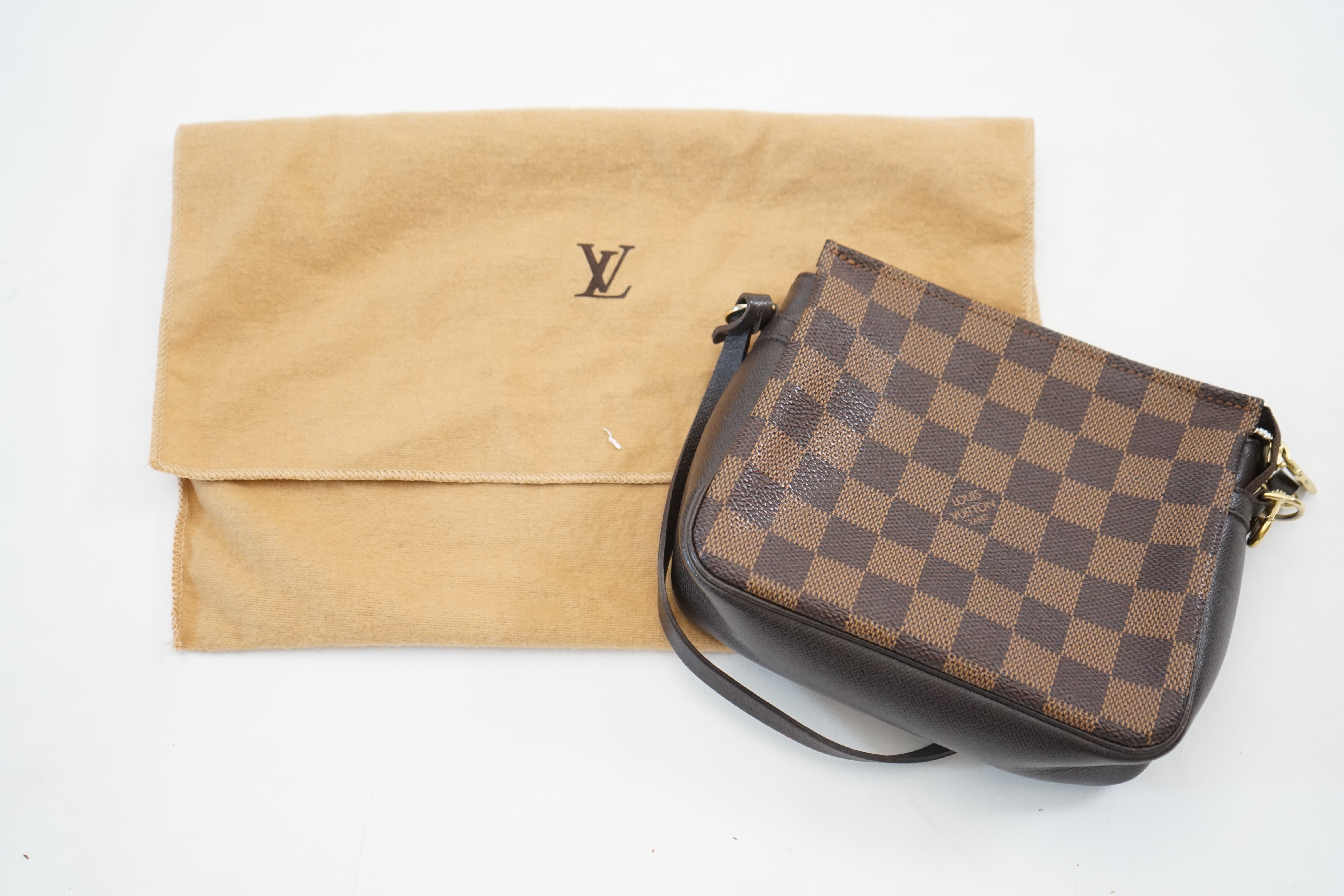 A Louis Vuitton Damier Ebene Pochette accessories bag, width 16cm, max depth 5cm, height 14cm